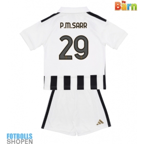 Billiga Juventus Pape Matar Sarr #29 Hemmatröja Barn 2026-27 Kortärmad (+ Korta byxor)